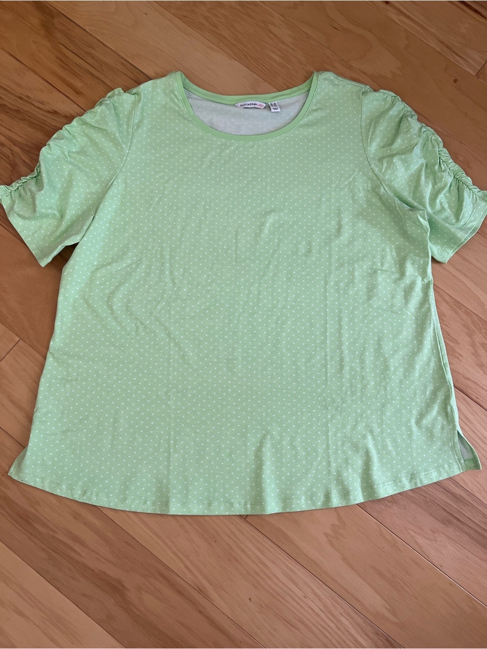 Isaac Mizrahi Light Green Polka Dot Ruched Short Sleeve Tee